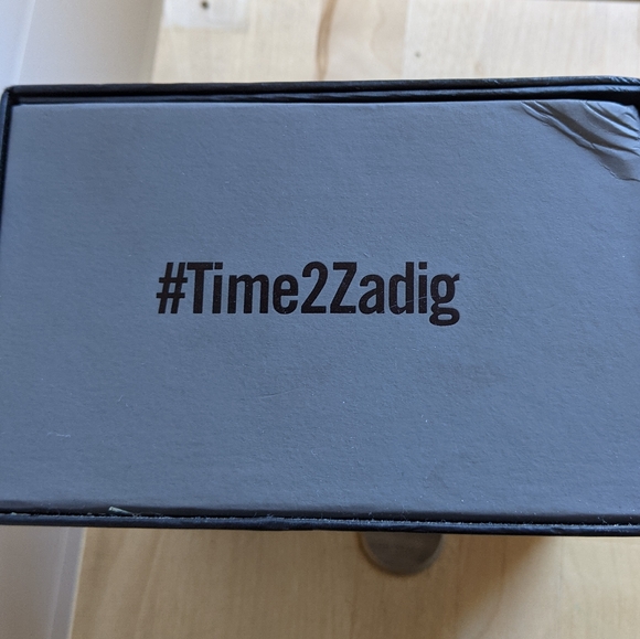 Zadig and Voltaire Unisex Skull Watch - Picture 4 of 10